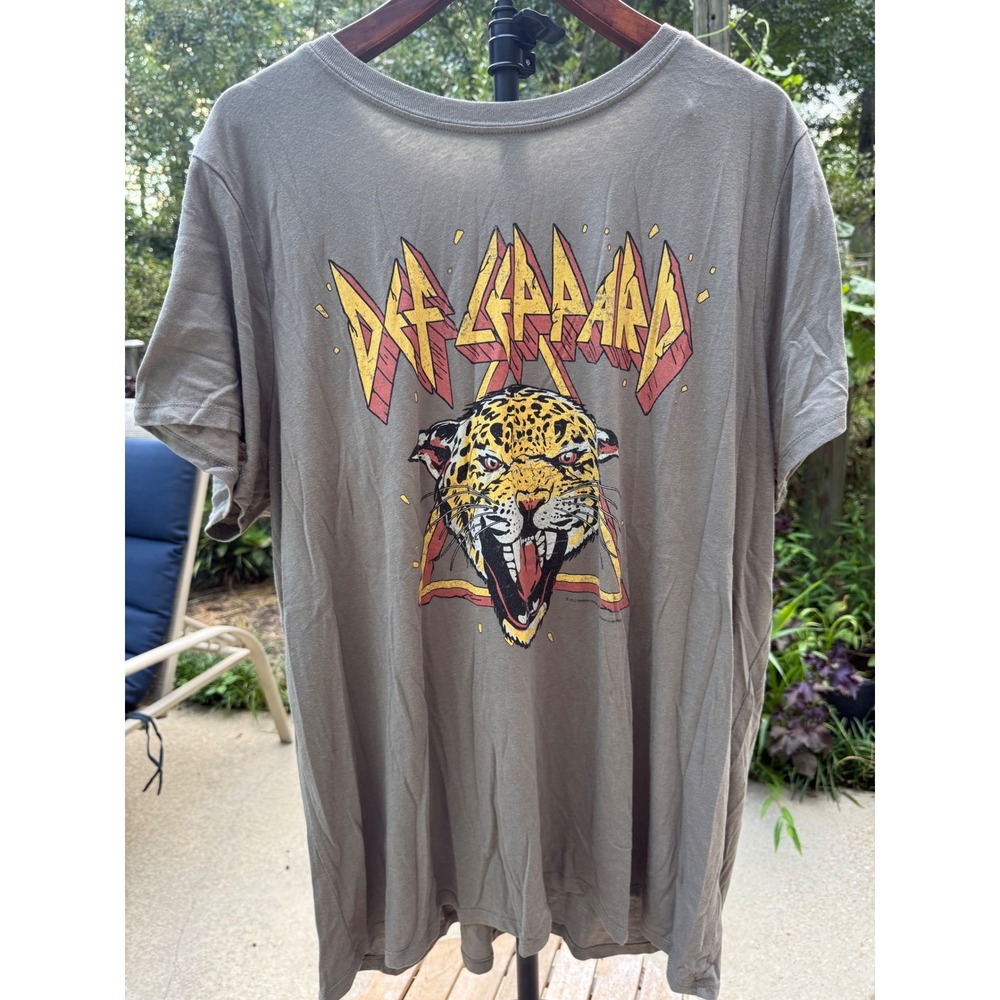 The Vinyl Icons Def Leppard Leopard Graphic T-Shirt Grey Size 3X